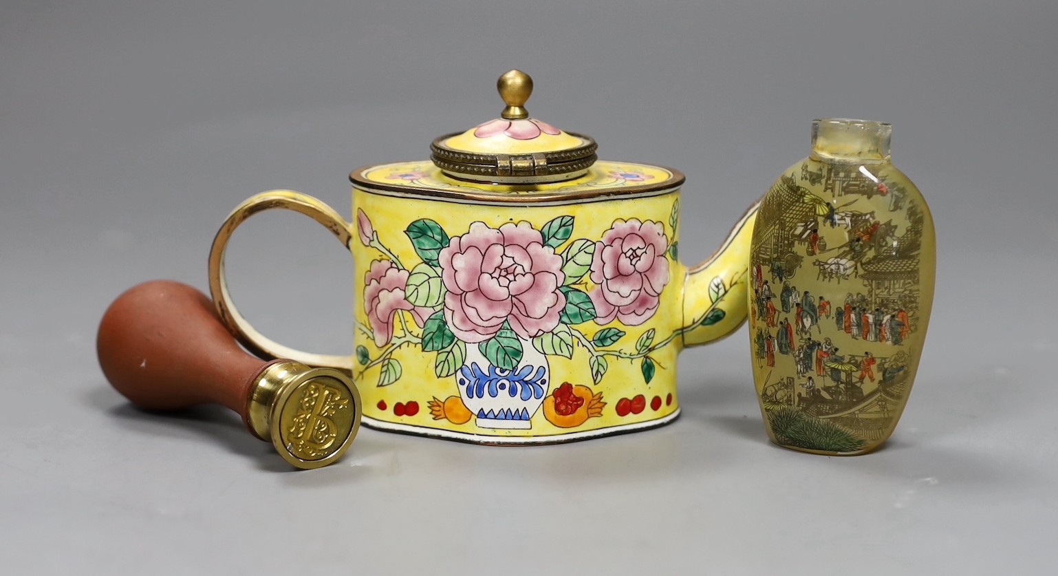 A Canton enamel miniature teapot and a snuff bottle, together with a European stamp seal